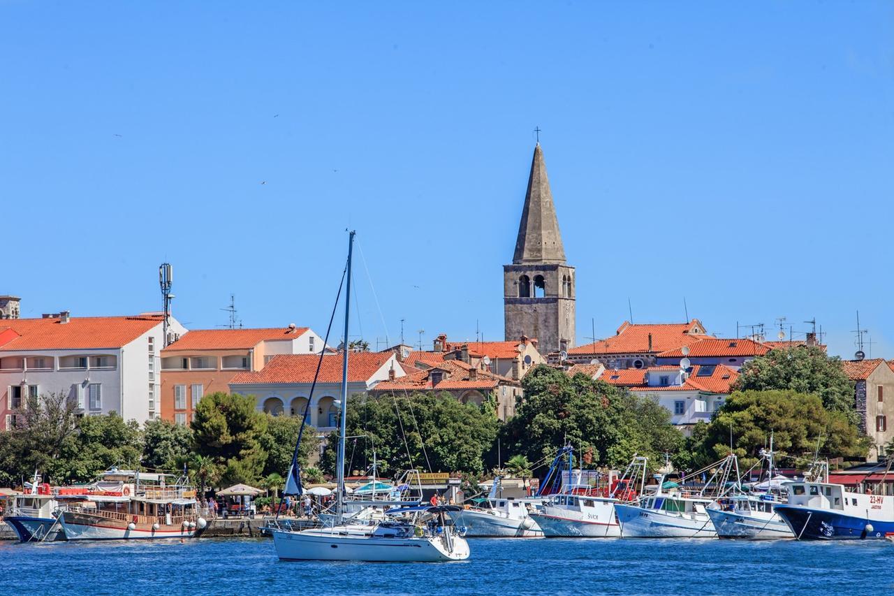 App. Fiorela Hotel Porec Bagian luar foto