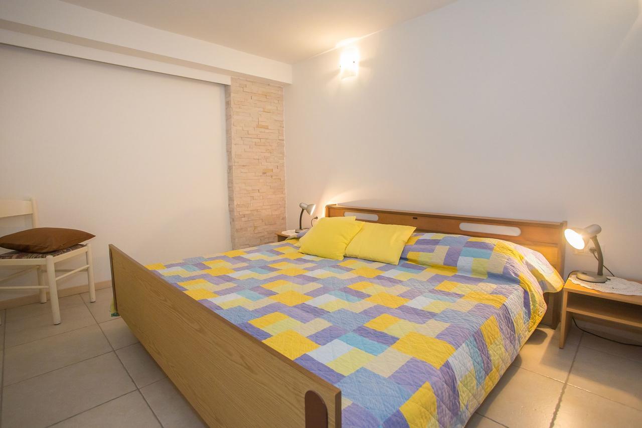 App. Fiorela Hotel Porec Bagian luar foto