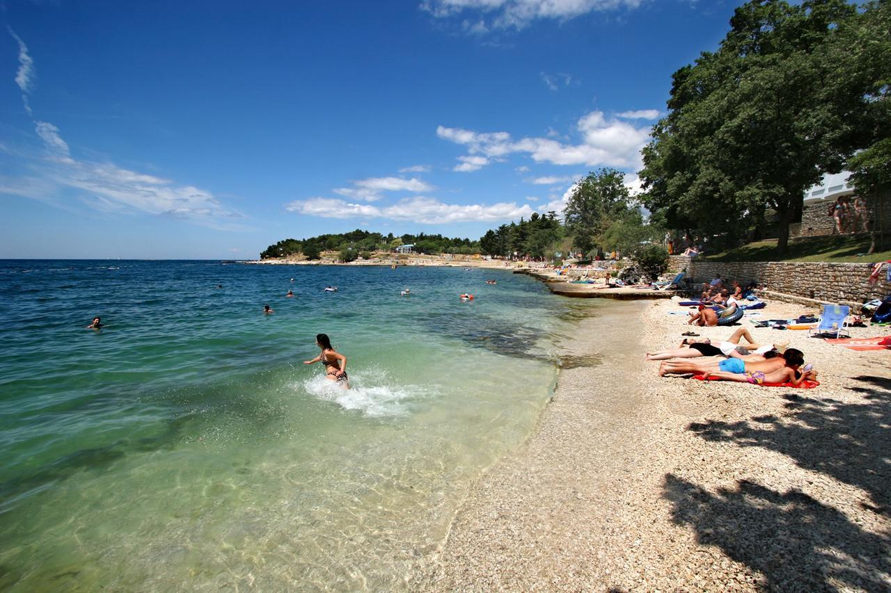 App. Fiorela Hotel Porec Bagian luar foto