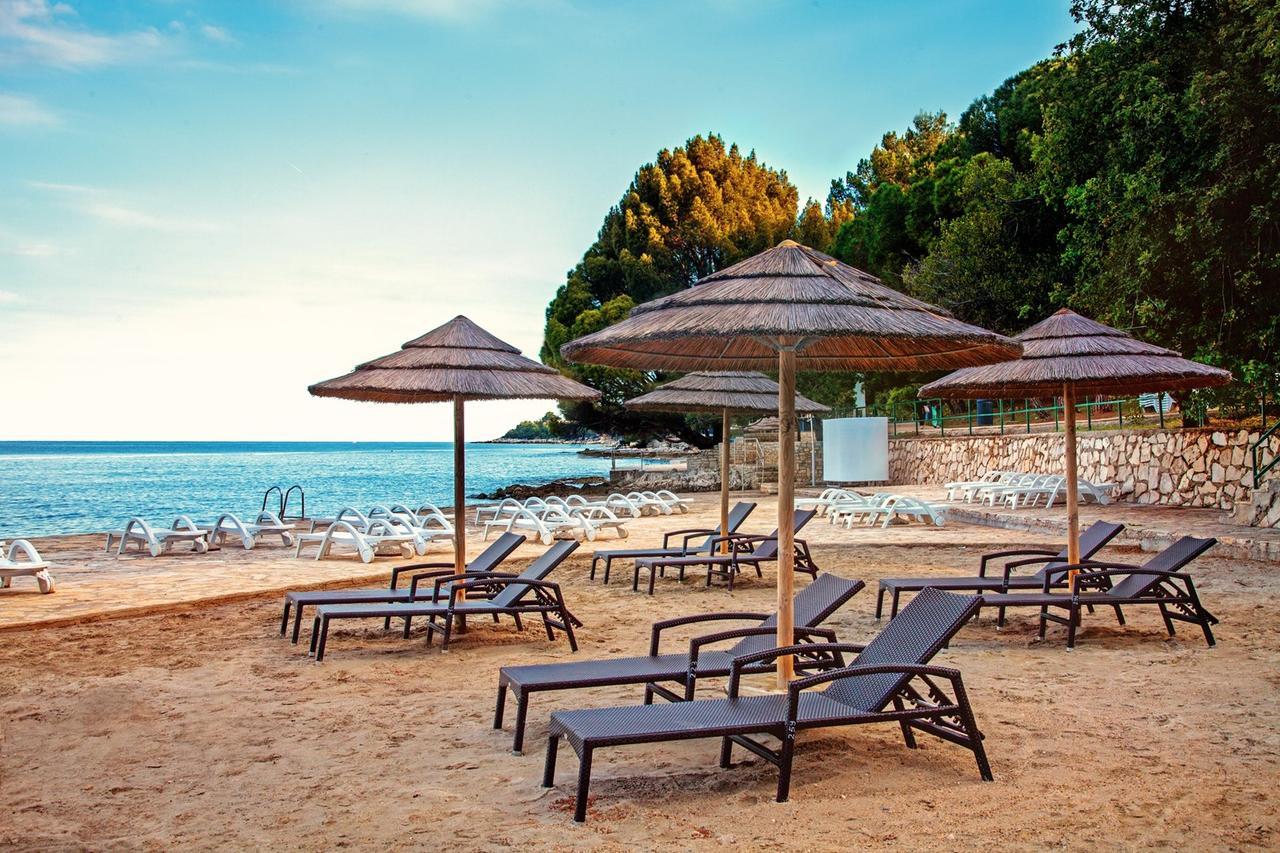 App. Fiorela Hotel Porec Bagian luar foto
