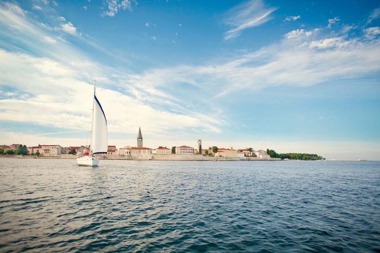App. Fiorela Hotel Porec Bagian luar foto
